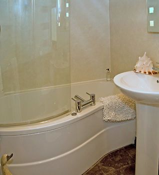 Cleveley Mere Luxury Waterside Lodges Scorton  エクステリア 写真
